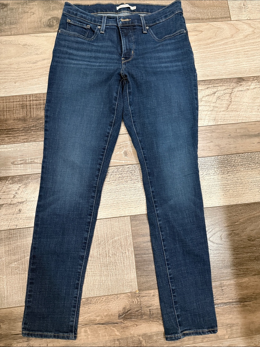 311 Shaping Skinny Levi's Dark Indigo Jeans for Women